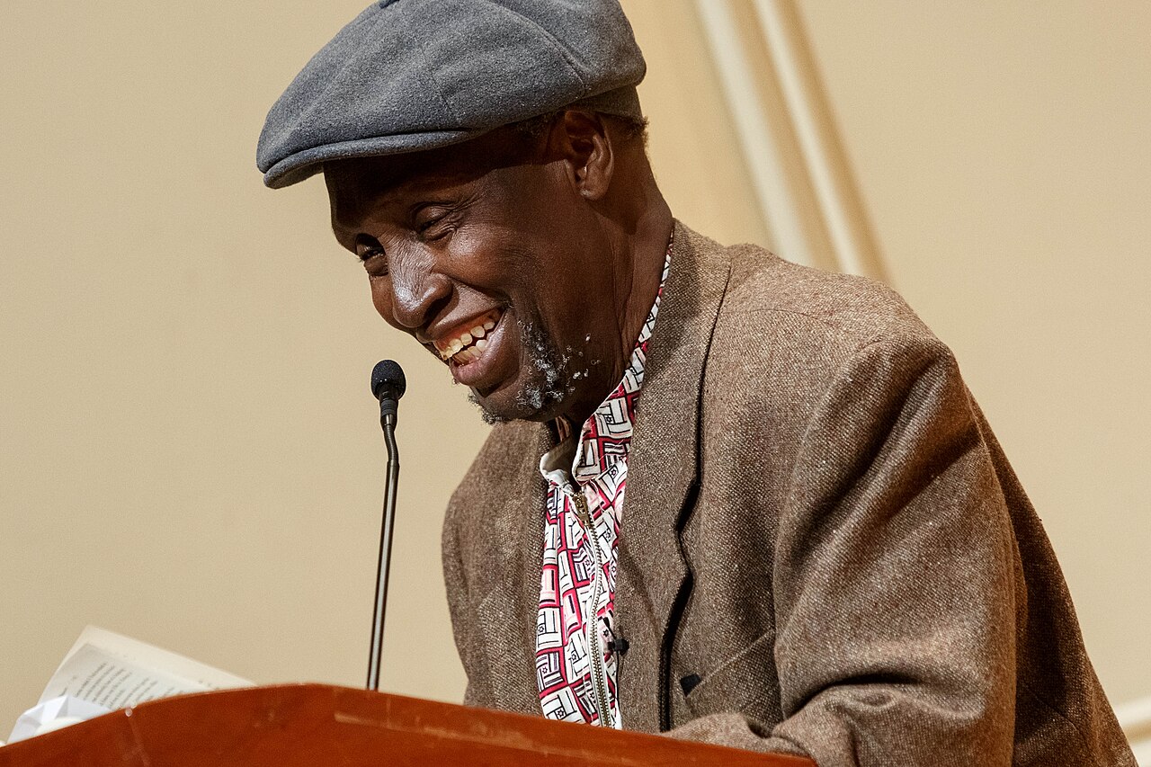 Ngũgĩ wa Thiong'o reading from his work in Gĩkũyũ and English at a Library of Congress presentation, 2019.