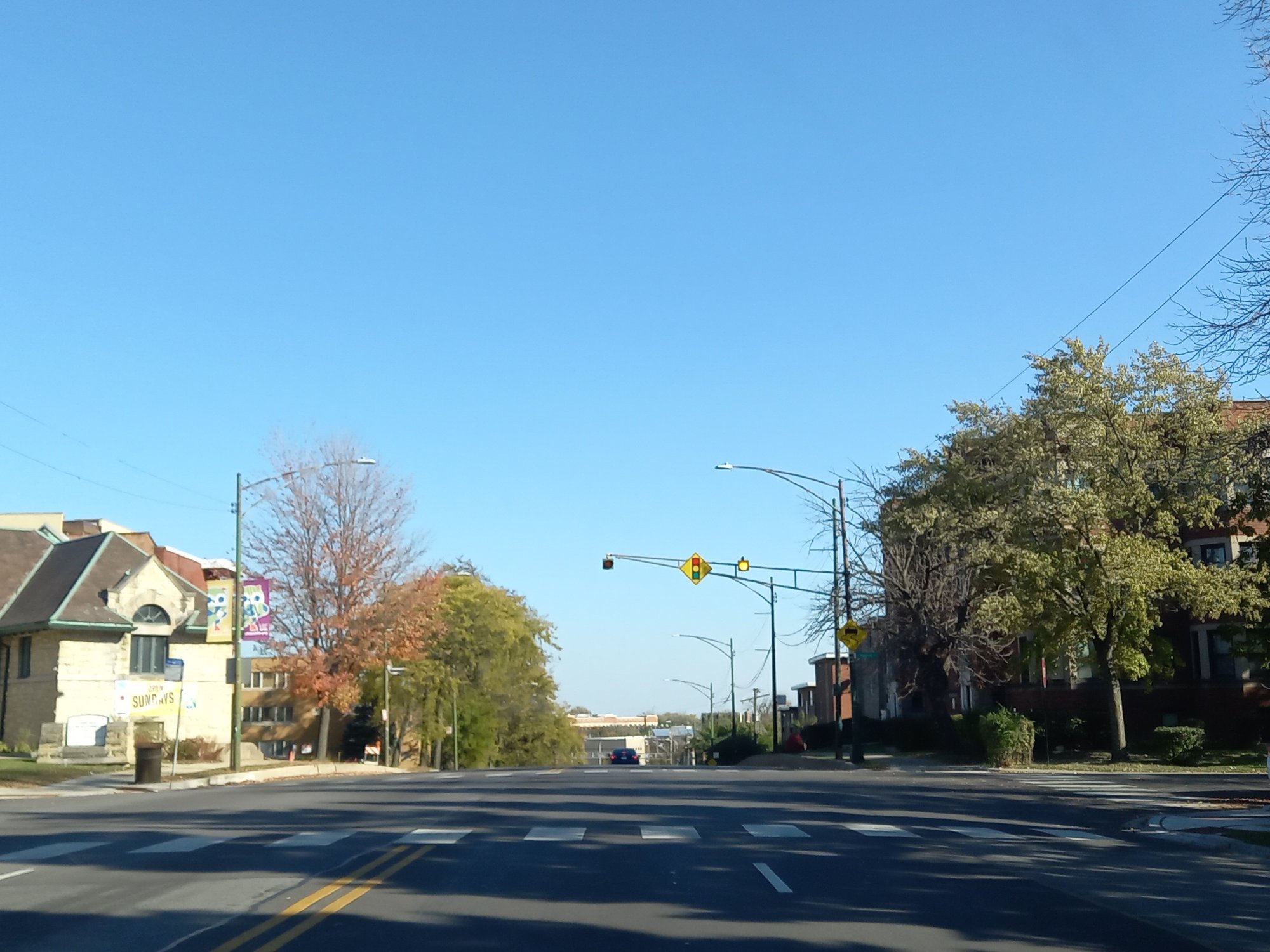 111th Street at Hoyne Avenue in Morgan Park, Chicago, looking east up the ridge.