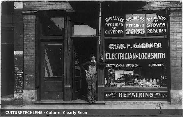 Only Negro store of its kind in the U.S., at 2933 State St., Chicago, Ill, Chicago, 1941 —