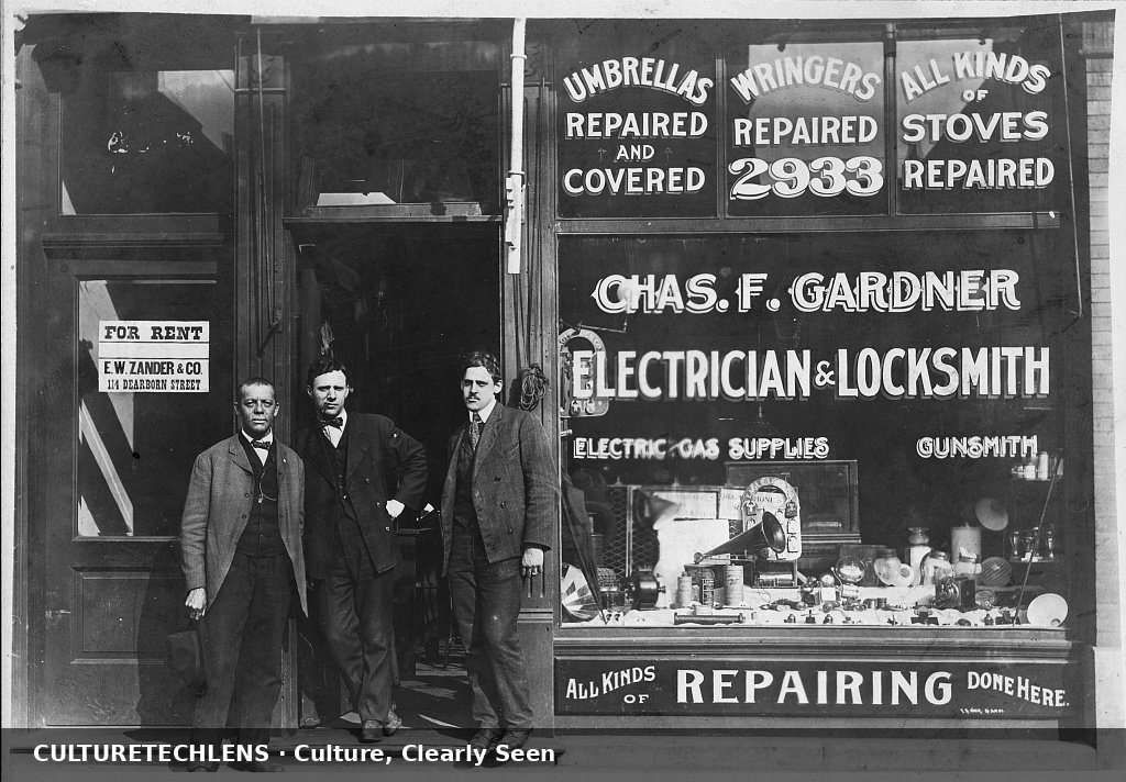 Only Negro store of its kind in the U.S., at 2933 State St., Chicago, Ill, Chicago, 1941 —