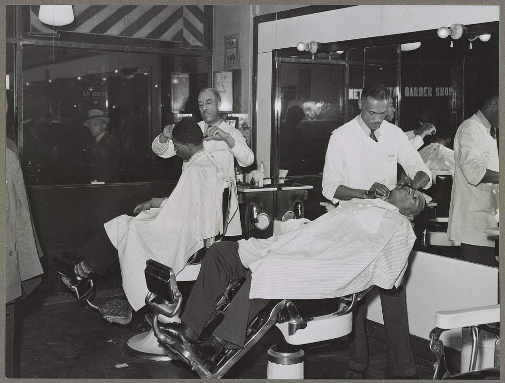 Negro barber shop. Southside of Chicago, Illinois, Chicago, 1941