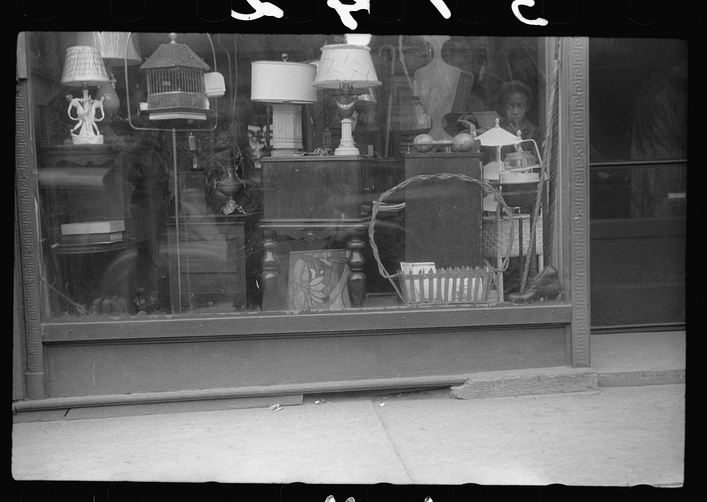 Negro grocery store, Black Belt, Chicago, Illinois, Chicago, 1941