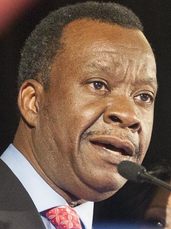 Willie Wilson speaking at his 2015 election-night event, Chicago